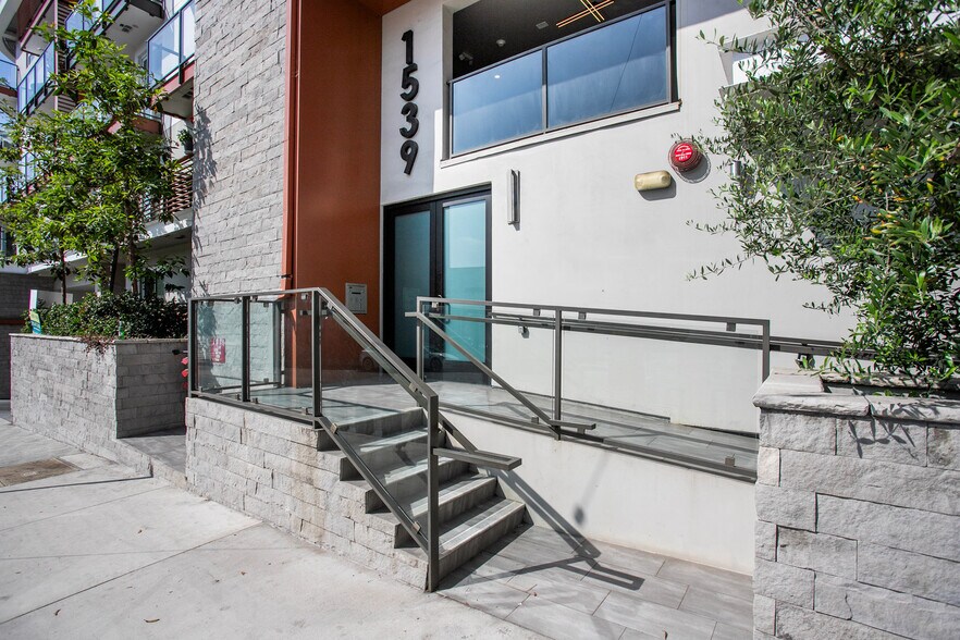 Building Photo - 1539 Purdue Ave