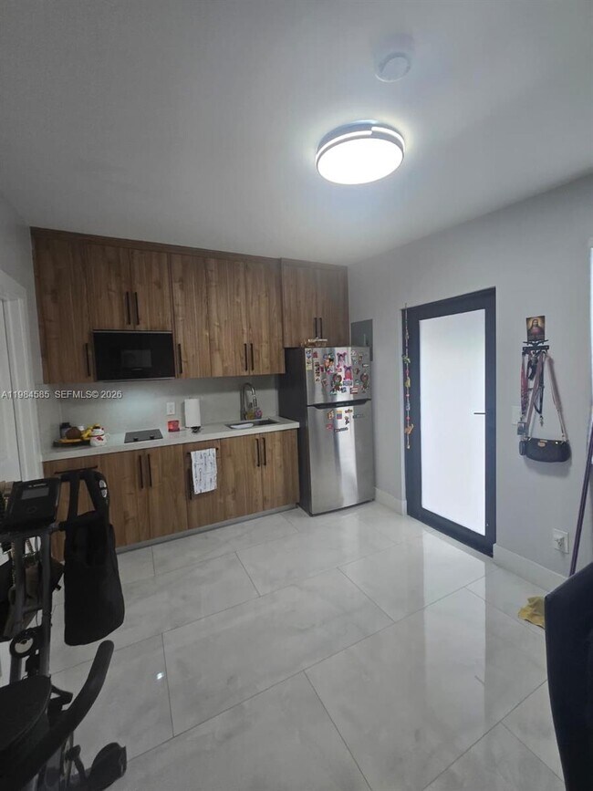 Building Photo - 801 NW 35th Ave