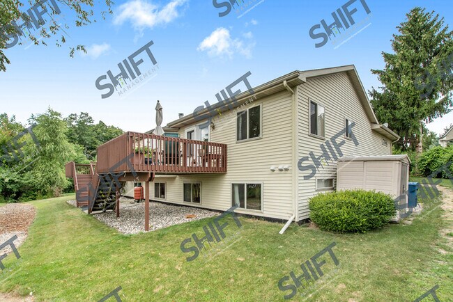 Building Photo - 2688 Walnut Hills Ct - 3 bedroom Kentwood ...