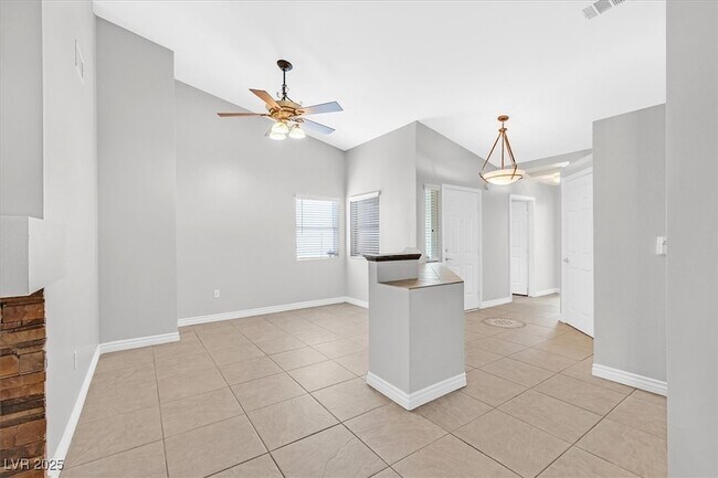 Building Photo - 100 Painted Valley St