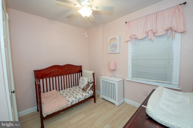 Building Photo - 2634 Edgemont St