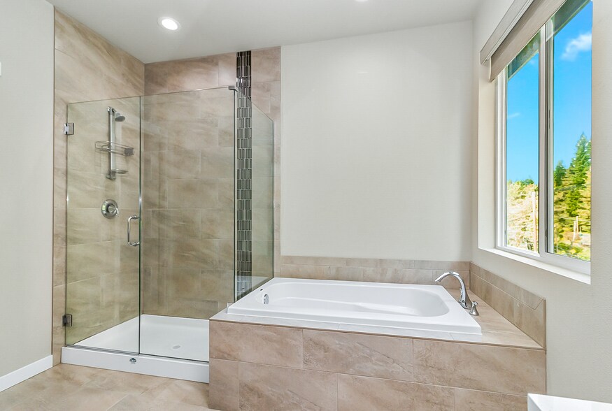Building Photo - 15312 NE Woodland Pl