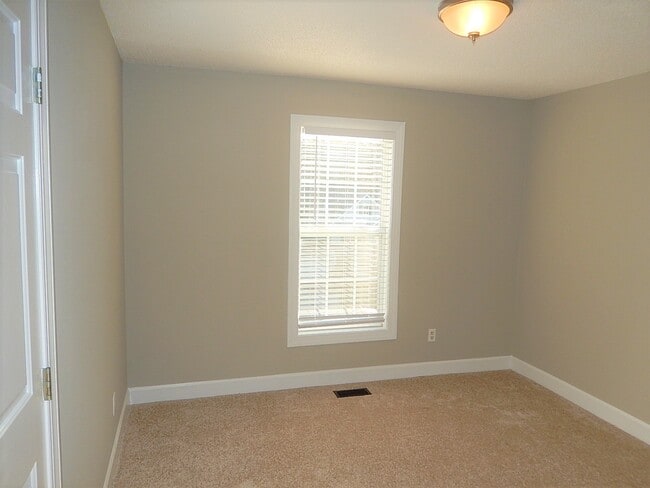 Building Photo - 1215 Delham Rd