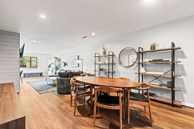 Building Photo - Charming Park City Condo!
