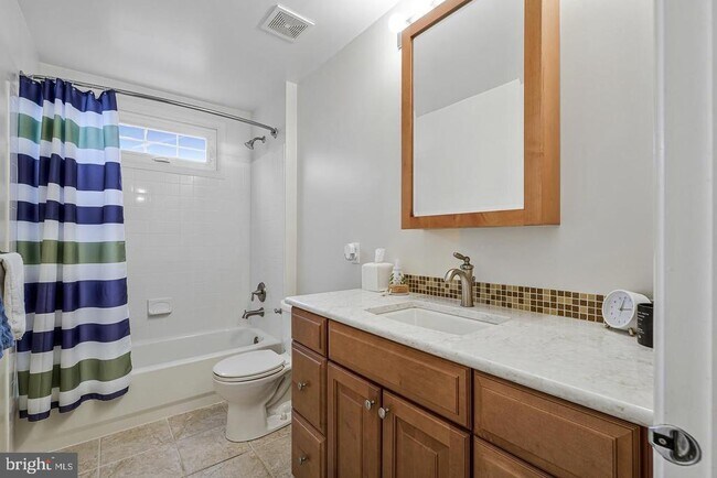 Building Photo - 12405 Willow Falls Dr