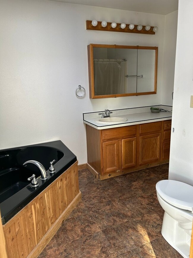 Building Photo - Beautiful 10 Acre Property Columbus, MT!