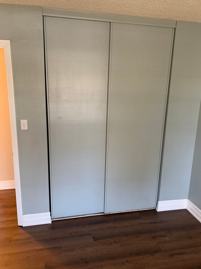 Building Photo - Top Floor Condo in Southeast Denver 2 bed ...
