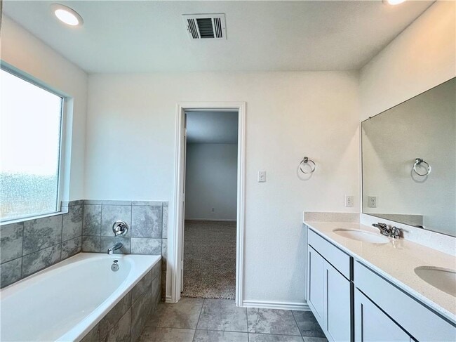 Building Photo - 118 Canley Lp