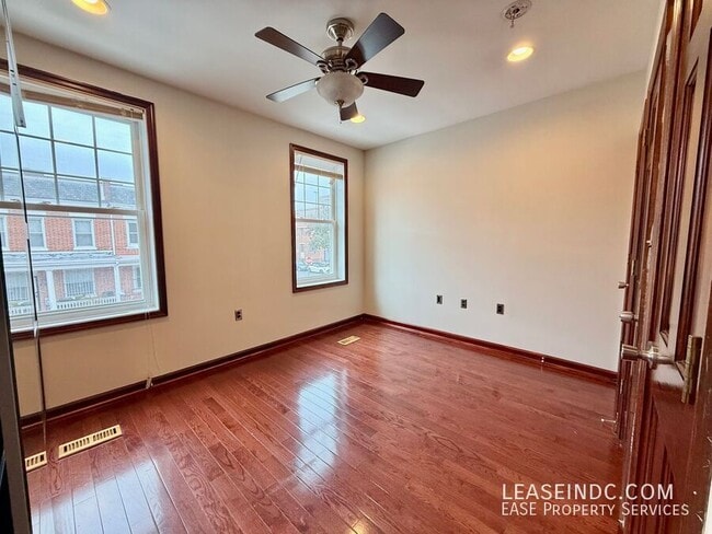 Building Photo - 2011 4th St NW