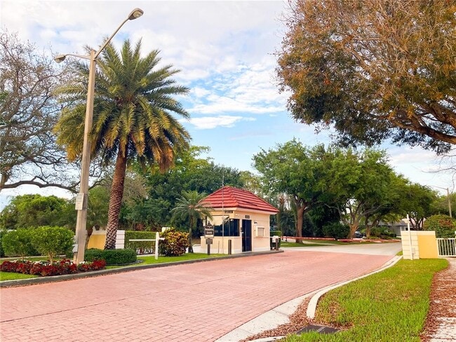 Building Photo - 3635 Whitehall Dr