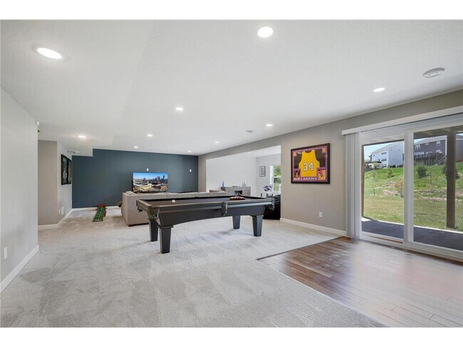 Building Photo - 6332 Apple Ct