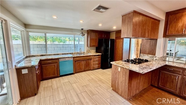 Building Photo - 7843 Woodlake Ave