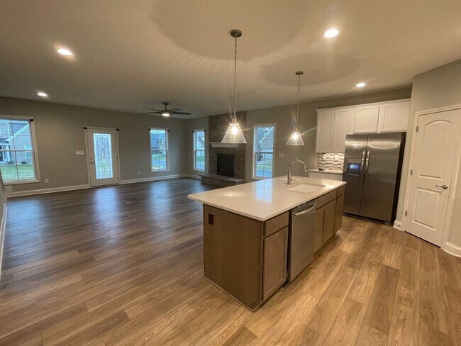 Building Photo - Gorgeous Custom New Build Home!