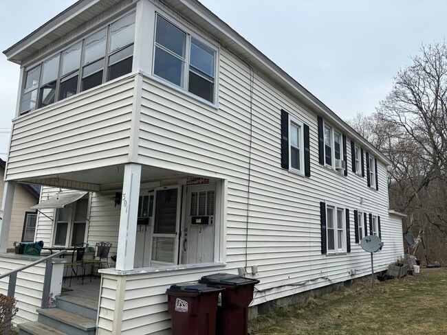 Building Photo - 301 S Main St