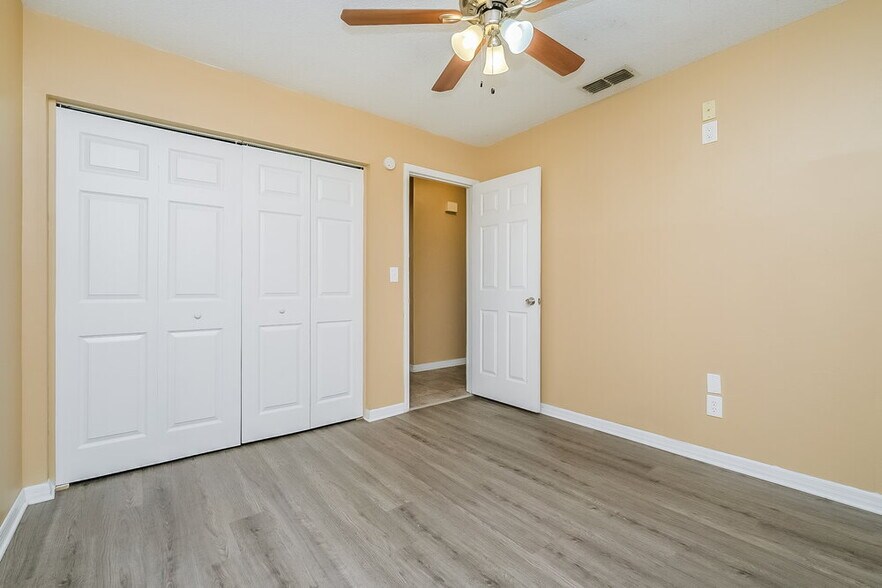 Building Photo - 13348 Linden Dr