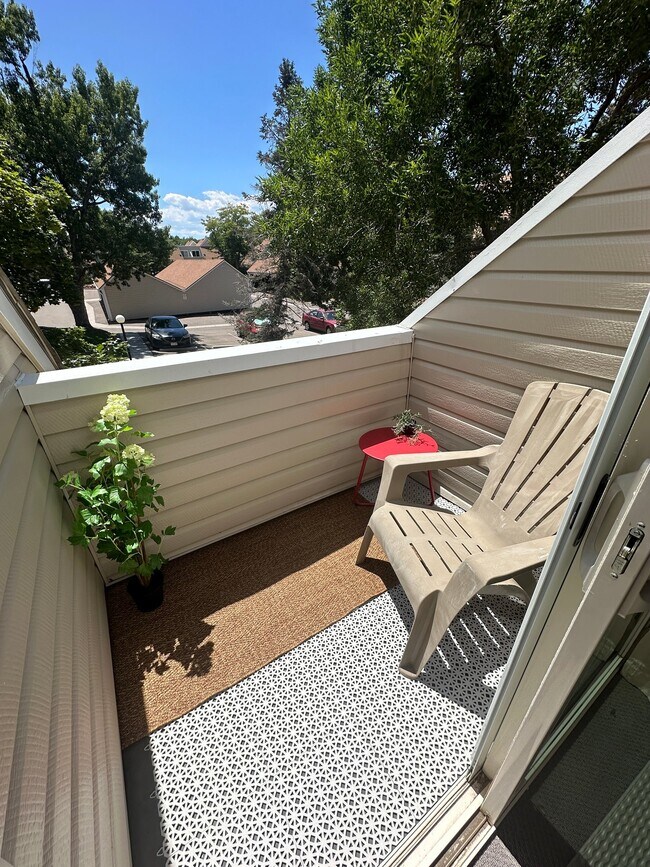 Building Photo - 2461 S Xanadu Way