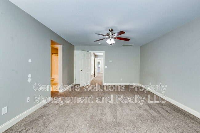 Building Photo - 301 Pennystone Cir