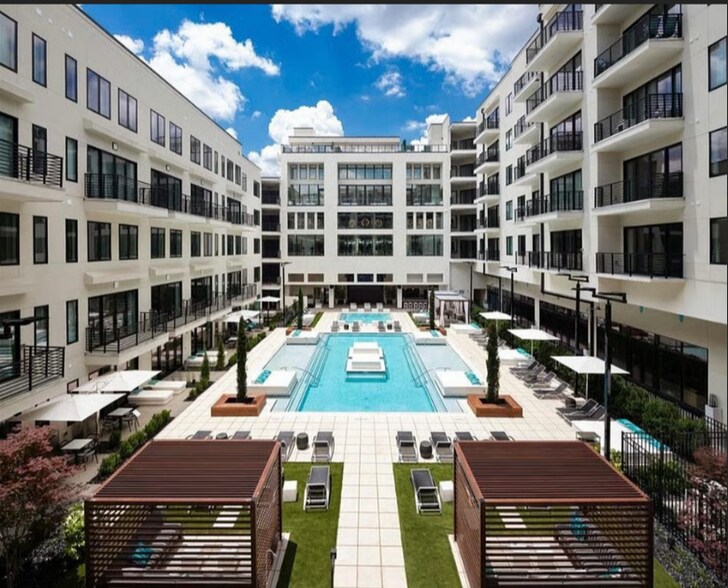 Building Photo - 5211 Peachtree Blvd