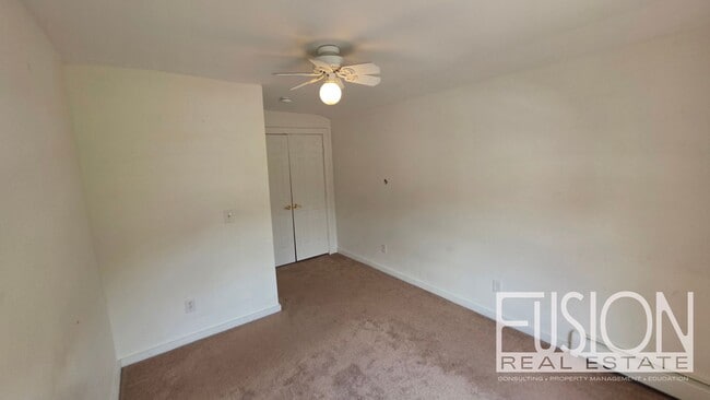 Building Photo - Rare 5-Bedroom Home in a Prime Burlington Location