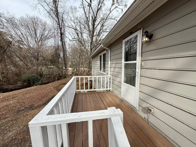 Building Photo - 221 Byrum St