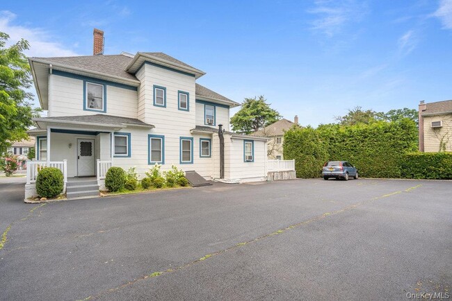 Building Photo - 33 Landing Rd