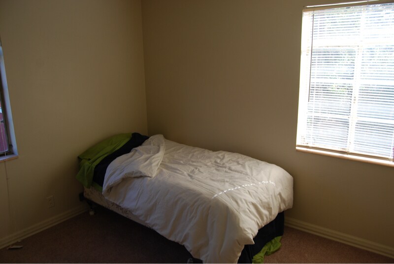 Building Photo - 2365 Bryan Ave