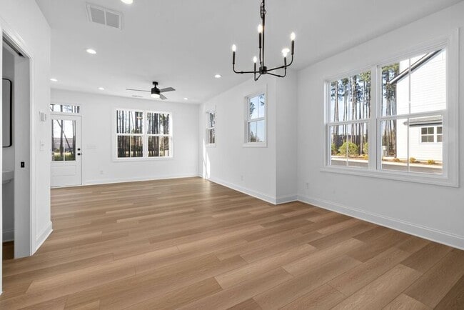 Building Photo - 4820 Gossamer Ln