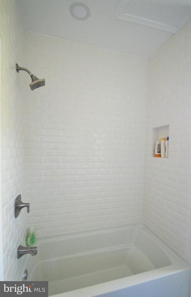 Building Photo - 720 K St NE