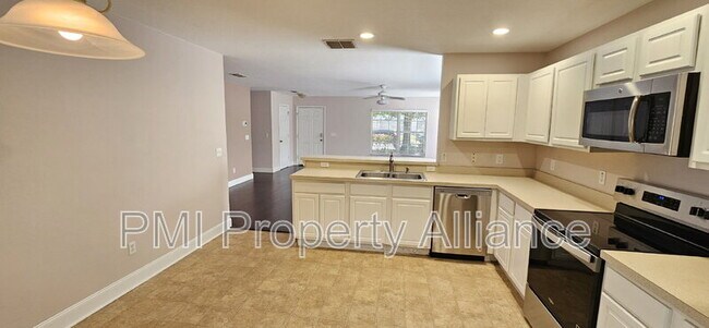 Building Photo - 15605 Perdido Dr