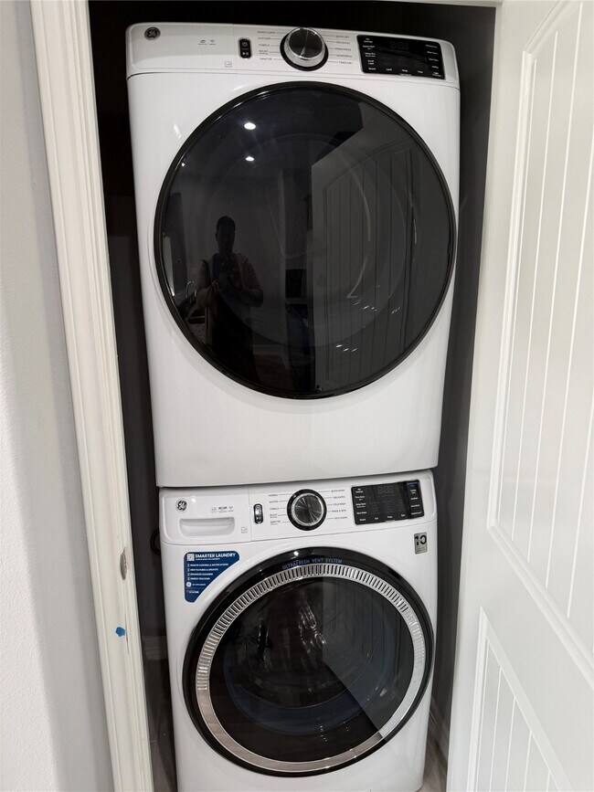 Building Photo - 4403 Nichols St