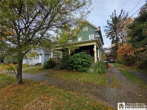 Building Photo - 329 Crossman St