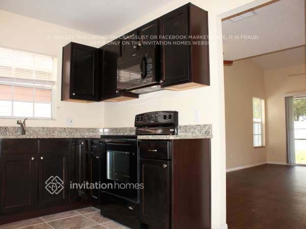 Building Photo - 209 Kittery Ln