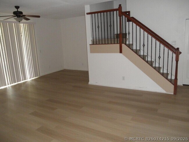 Building Photo - 2205 Oakmont Dr