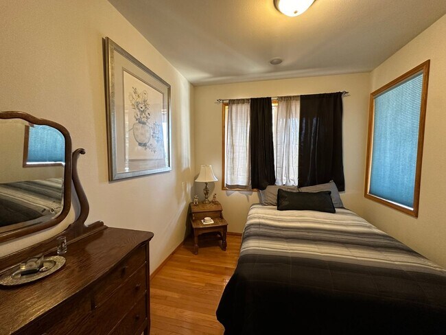 Building Photo - **MOVE IN SPECIAL** Reduced Price and Half off Deposit! 4 Bed, 2 Bath Home with Spectacular Lake ...