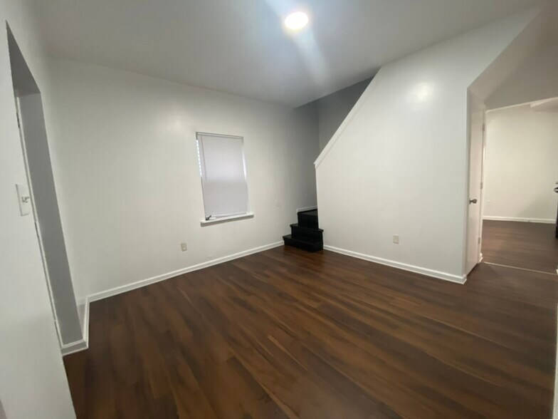 Building Photo - 657 Pegram St