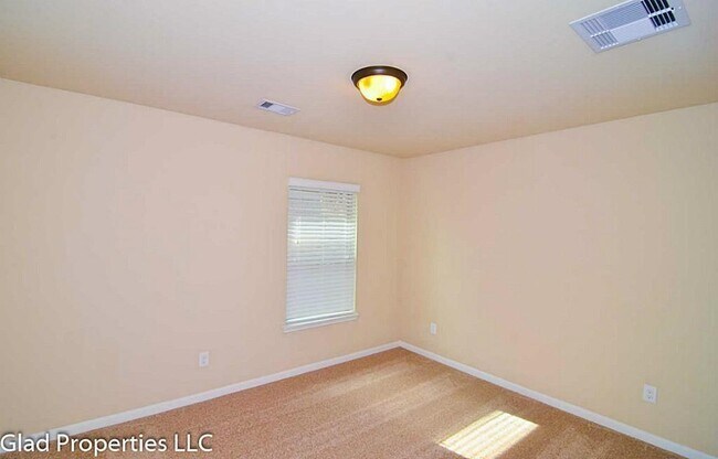 Building Photo - 16911 Ranger Ridge Dr