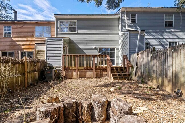 Building Photo - 2387 Gregory Dr