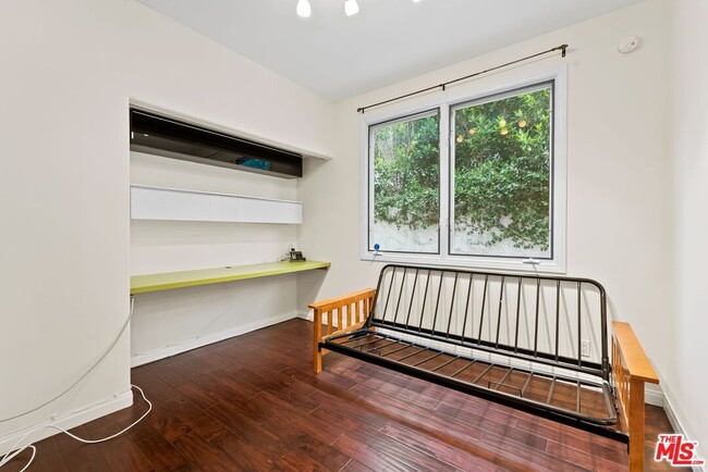 Building Photo - 16015 W Northfield St