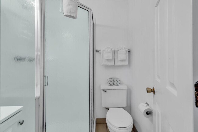 Building Photo - 828 Oxbow Dr