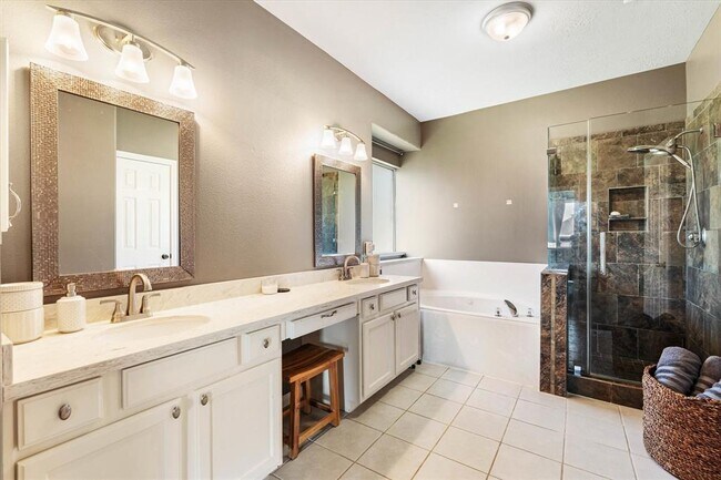 Building Photo - 8719 Silver Lure Dr