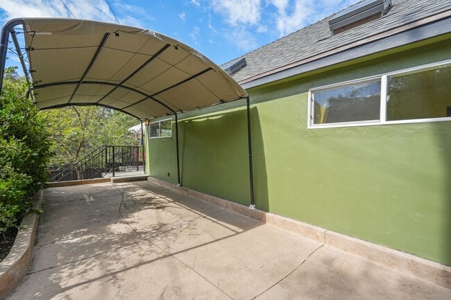 Building Photo - 21549 Summit Trail