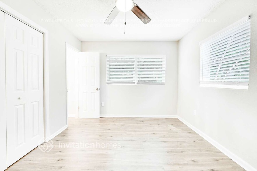Building Photo - 5506 Perrine Dr