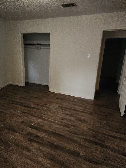 Building Photo - 509 Summit St