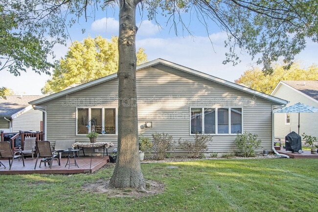 Building Photo - 239 Lovell St