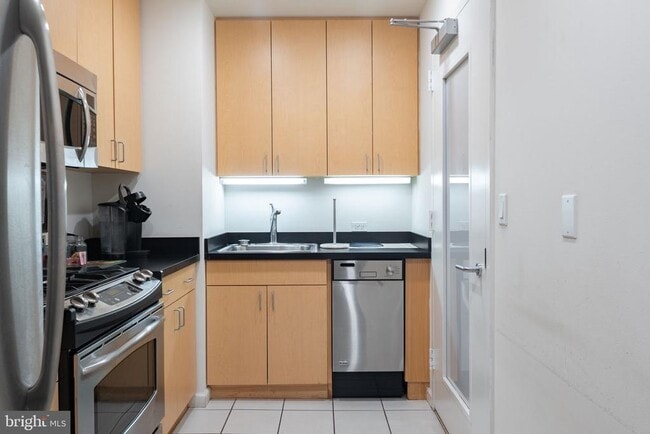 Building Photo - 1425 Locust St