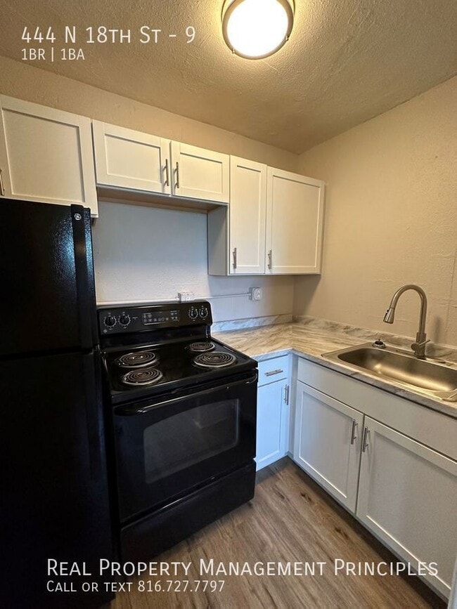 Building Photo - 444 N 18th St