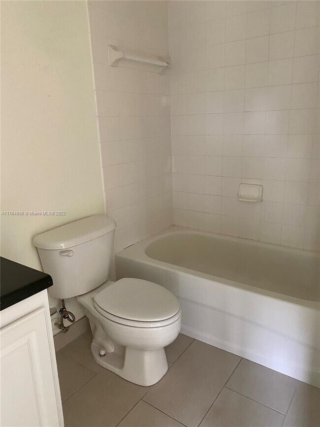 Building Photo - 2032 NE 167th St  3-134 North Miami Beach ...