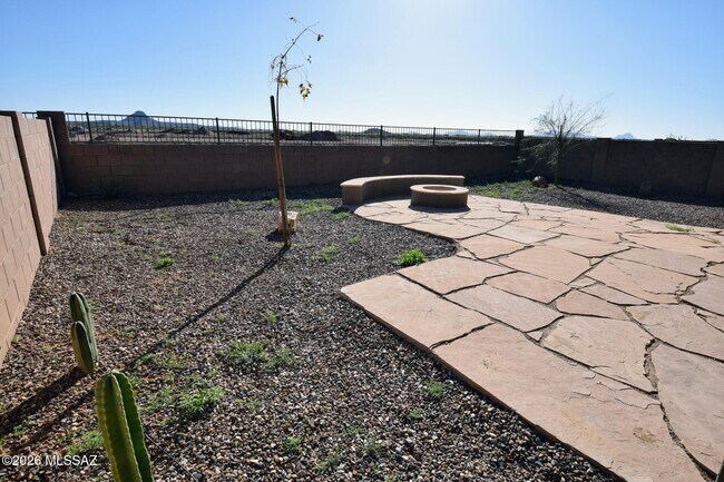 Building Photo - 10155 N Leopard Gecko Terrace