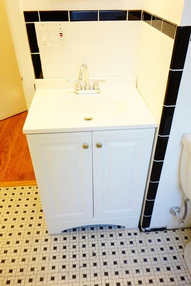 Building Photo - 910 Kennebec Ave