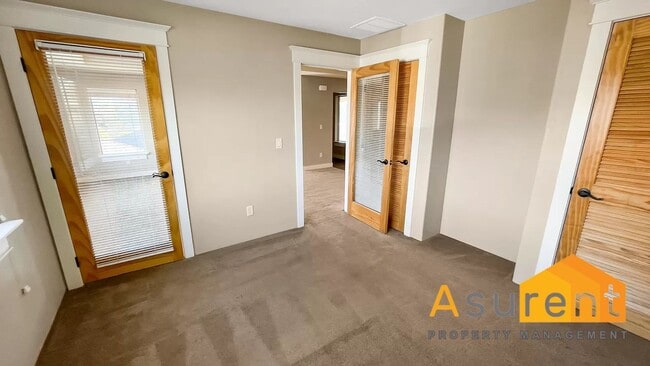 Building Photo - MOVE-IN SPECIAL: Half Off First Month's Rent w/ 18 Month Lease